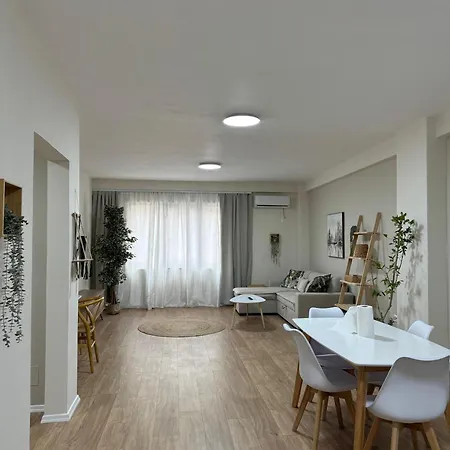 Dennys Lincoln Center *