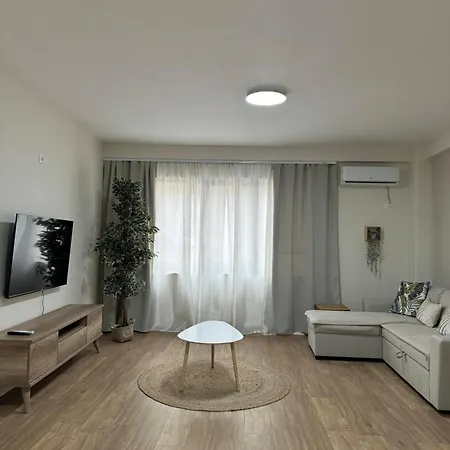 Dennys Lincoln Center