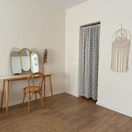 Dennys Lincoln Center