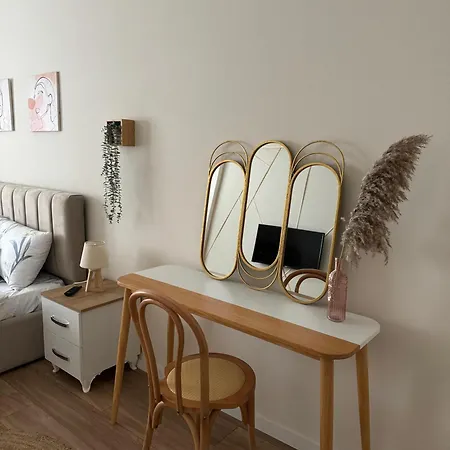 Dennys Lincoln Center Tiran