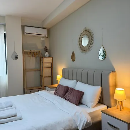 Dennys Lincoln Center