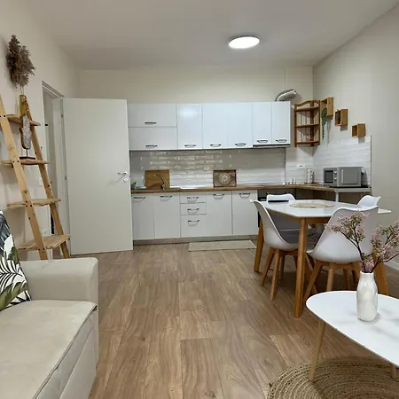 Dennys Lincoln Center Tirana