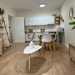 Dennys Lincoln Center Apartmán *