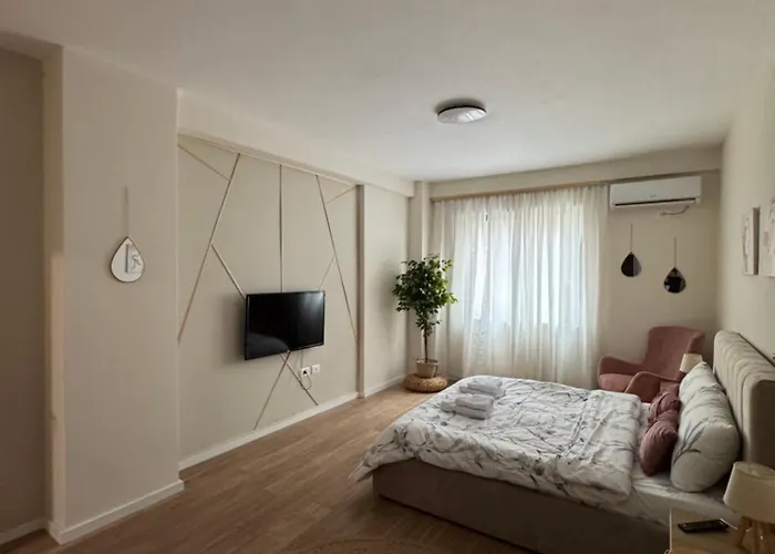 Dennys Lincoln Center Tirana