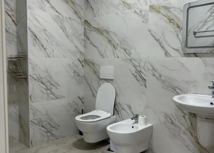 Dennys Lincoln Center *